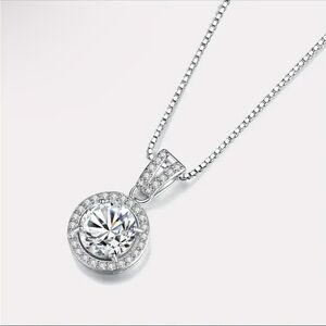 1ct Mossainite diamond necklace